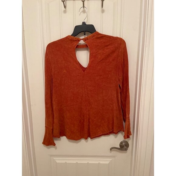 Very J Women's sz S leather look Burnt Orange Long Bell Cuff Sleeve Fall Top - Picture 8 of 11